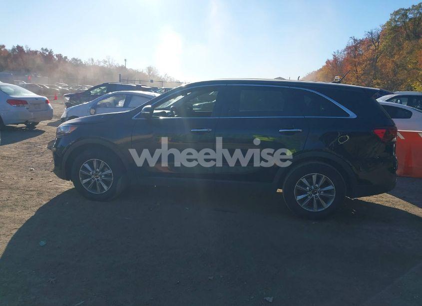 Photo 15 of 2019 Kia Sorento 2.4L LX (VIN 5XYPG4A37KG554093)