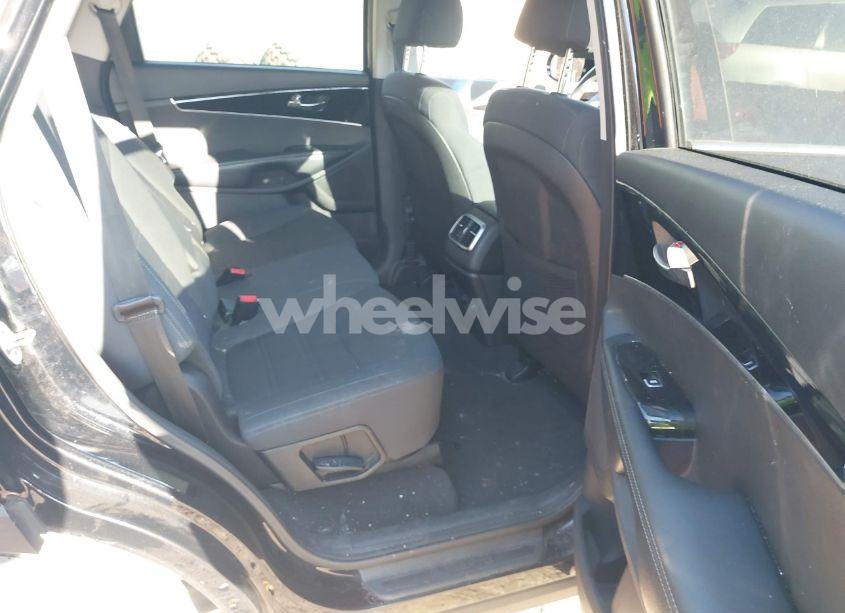 Photo 8 of 2019 Kia Sorento 2.4L LX (VIN 5XYPG4A37KG554093)