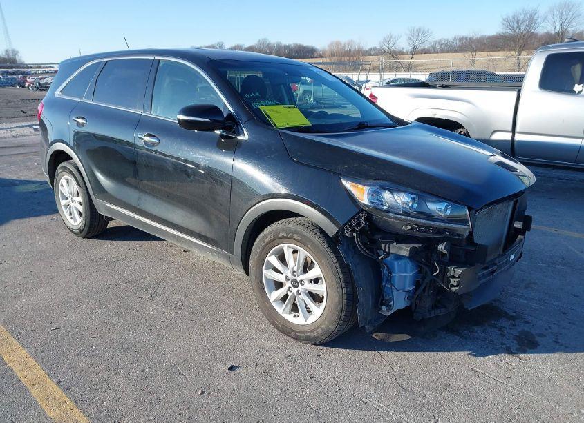 2019 Kia Sorento 2.4L L (VIN 5XYPG4A37KG588566) main photo