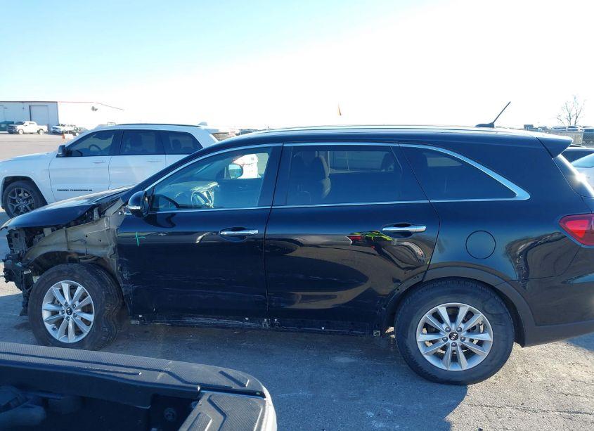 Photo 14 of 2019 Kia Sorento 2.4L L (VIN 5XYPG4A37KG588566)