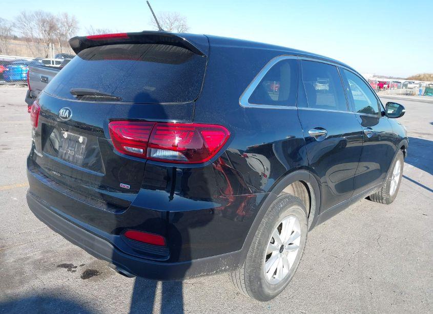 Photo 4 of 2019 Kia Sorento 2.4L L (VIN 5XYPG4A37KG588566)