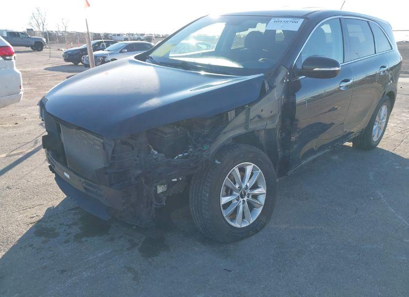 Photo 6 of 2019 Kia Sorento 2.4L L (VIN 5XYPG4A37KG588566)