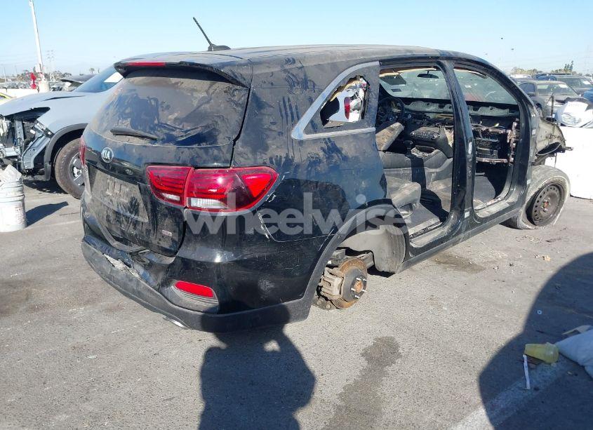 Photo 4 of 2020 Kia Sorento 2.4L L (VIN 5XYPG4A37LG657046)