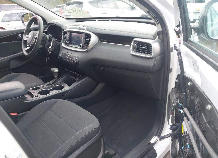 Photo 5 of 2020 Kia Sorento 2.4L L (VIN 5XYPG4A37LG675417)