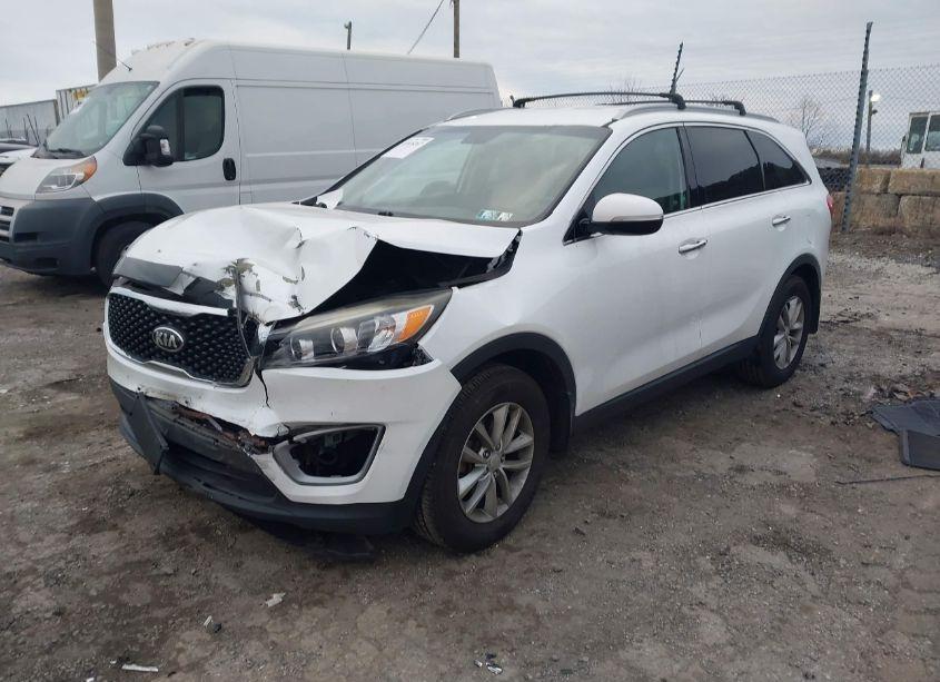 Photo 2 of 2016 Kia Sorento 2.4L LX (VIN 5XYPG4A38GG029180)