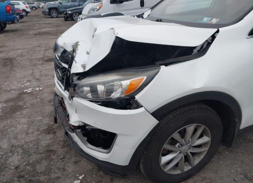 Photo 6 of 2016 Kia Sorento 2.4L LX (VIN 5XYPG4A38GG029180)