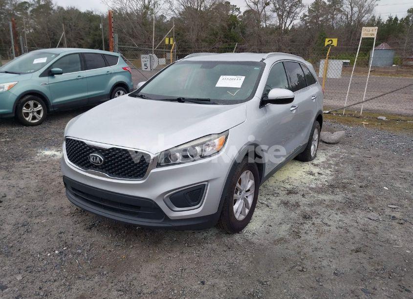 Photo 2 of 2016 Kia Sorento 2.4L LX (VIN 5XYPG4A38GG035982)