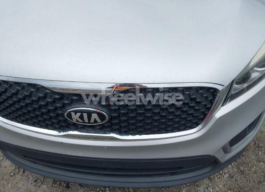 Photo 6 of 2016 Kia Sorento 2.4L LX (VIN 5XYPG4A38GG035982)