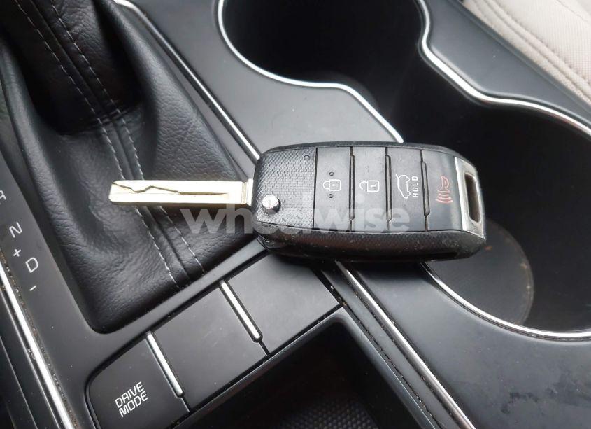 Photo 11 of 2016 Kia Sorento 2.4L LX (VIN 5XYPG4A38GG037845)