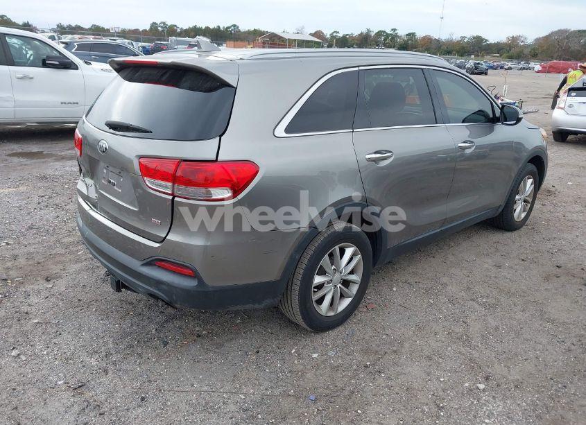 Photo 4 of 2016 Kia Sorento 2.4L LX (VIN 5XYPG4A38GG050224)