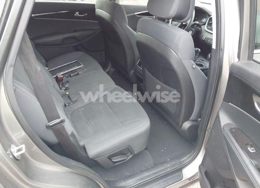 Photo 8 of 2016 Kia Sorento 2.4L LX (VIN 5XYPG4A38GG050224)