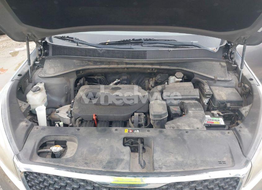 Photo 10 of 2016 Kia Sorento 2.4L LX (VIN 5XYPG4A38GG080968)