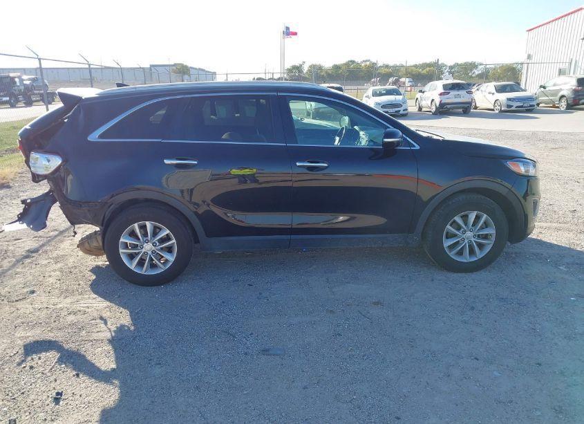 Photo 13 of 2016 Kia Sorento 2.4L LX (VIN 5XYPG4A38GG088729)