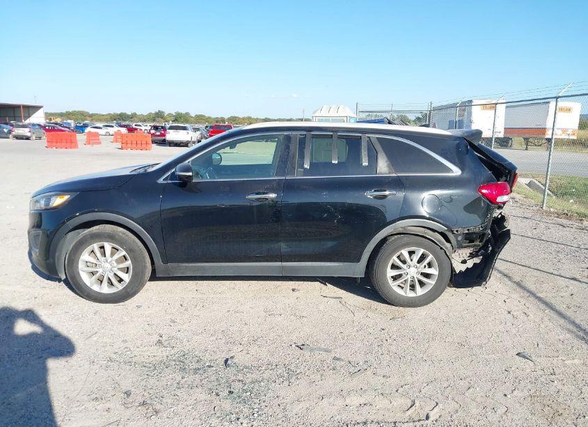 Photo 14 of 2016 Kia Sorento 2.4L LX (VIN 5XYPG4A38GG088729)