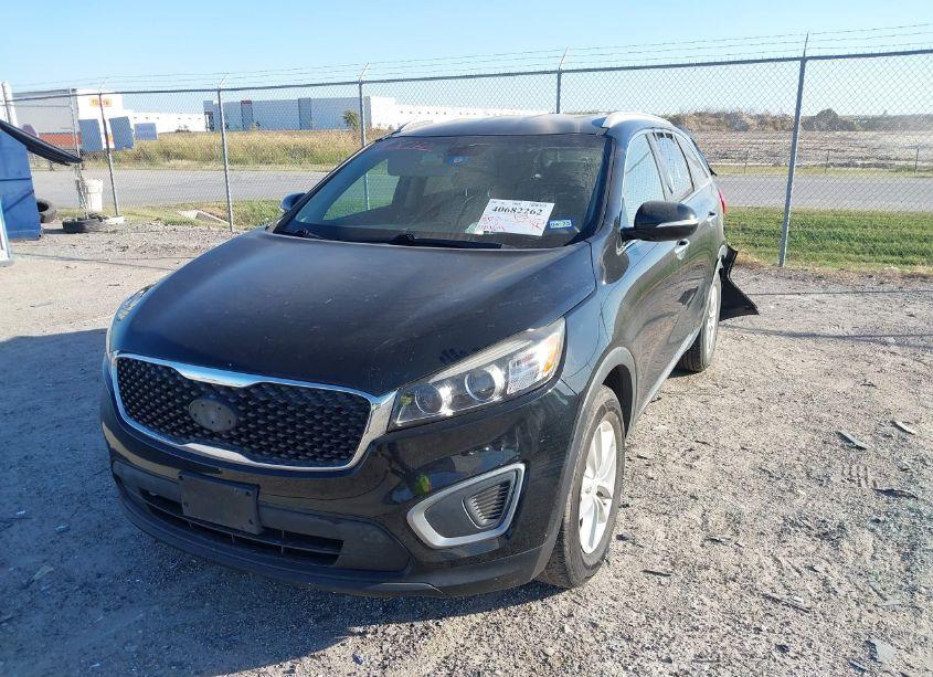 Photo 2 of 2016 Kia Sorento 2.4L LX (VIN 5XYPG4A38GG088729)