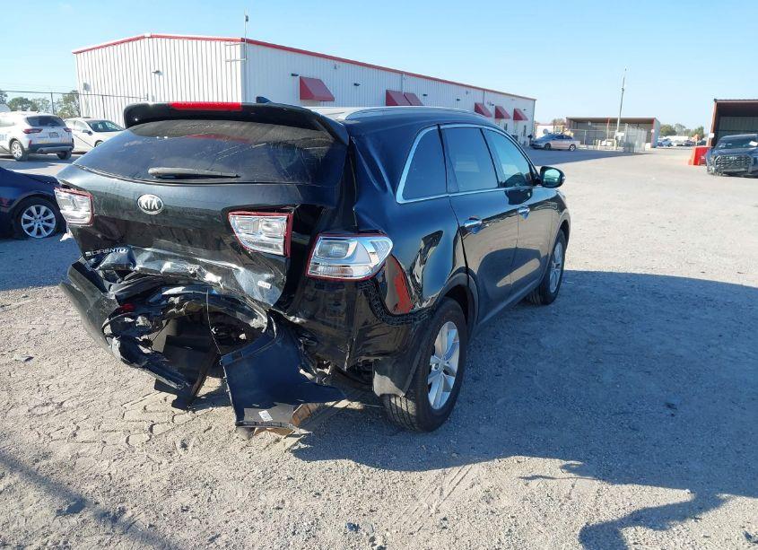 Photo 4 of 2016 Kia Sorento 2.4L LX (VIN 5XYPG4A38GG088729)