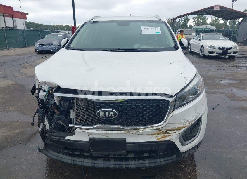 Photo 12 of 2016 Kia Sorento 2.4L LX (VIN 5XYPG4A38GG117923)