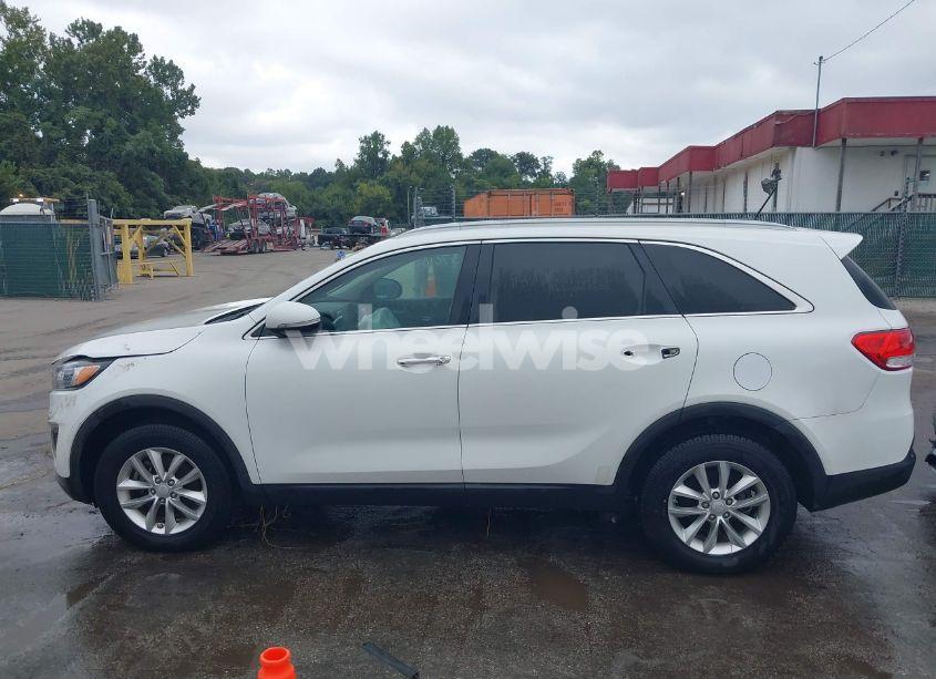 Photo 14 of 2016 Kia Sorento 2.4L LX (VIN 5XYPG4A38GG117923)