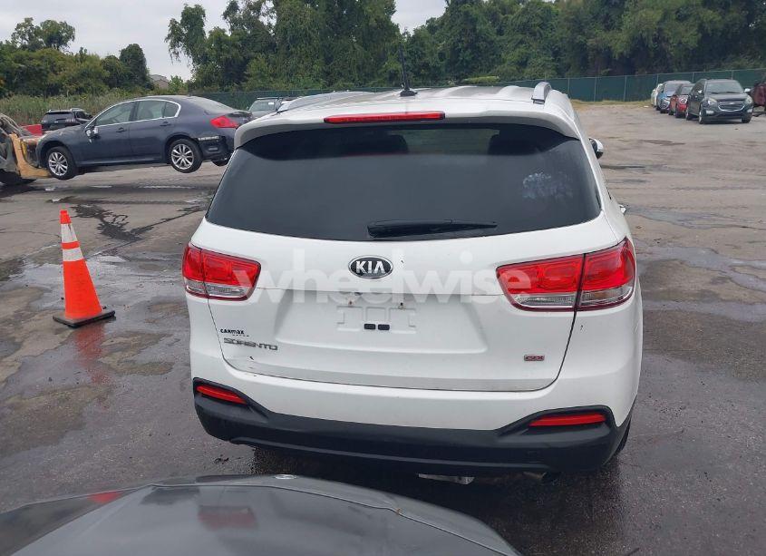 Photo 15 of 2016 Kia Sorento 2.4L LX (VIN 5XYPG4A38GG117923)