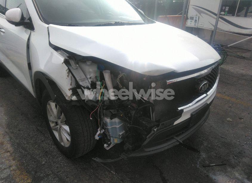 Photo 6 of 2016 Kia Sorento 2.4L LX (VIN 5XYPG4A38GG117923)