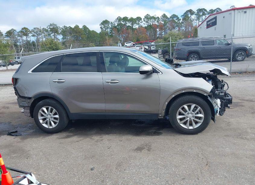 Photo 13 of 2016 Kia Sorento 2.4L L (VIN 5XYPG4A38GG124287)