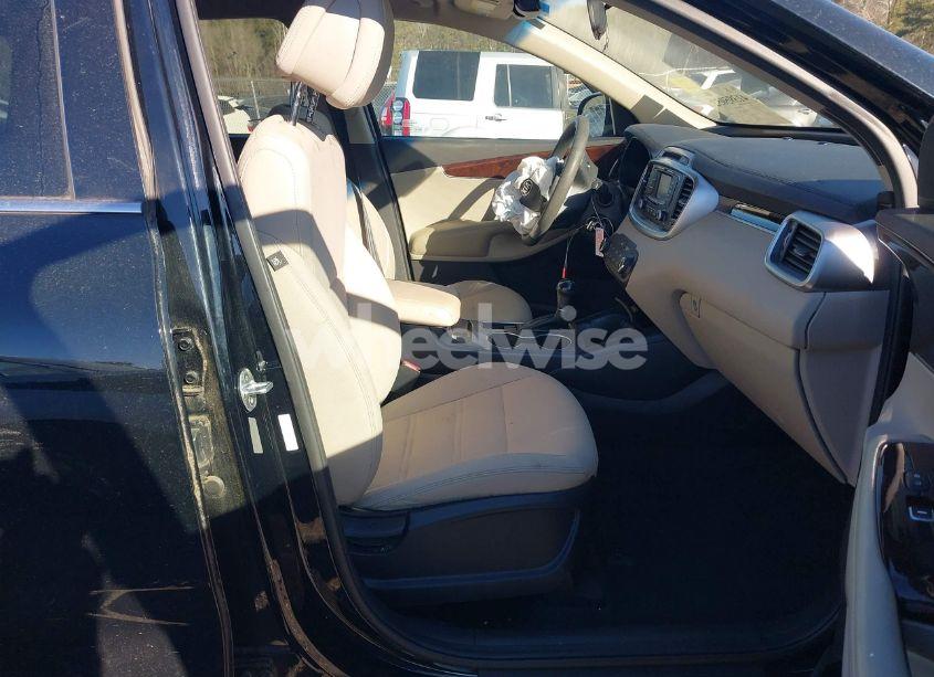 Photo 5 of 2016 Kia Sorento 2.4L LX (VIN 5XYPG4A38GG169097)