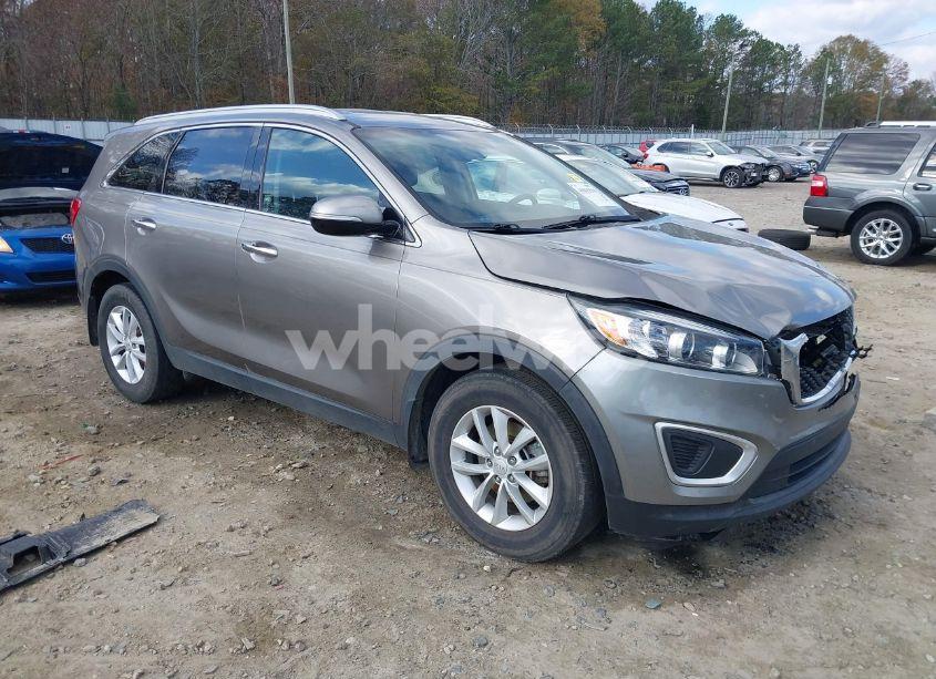2017 Kia Sorento 2.4L LX (VIN 5XYPG4A38HG195524) main photo