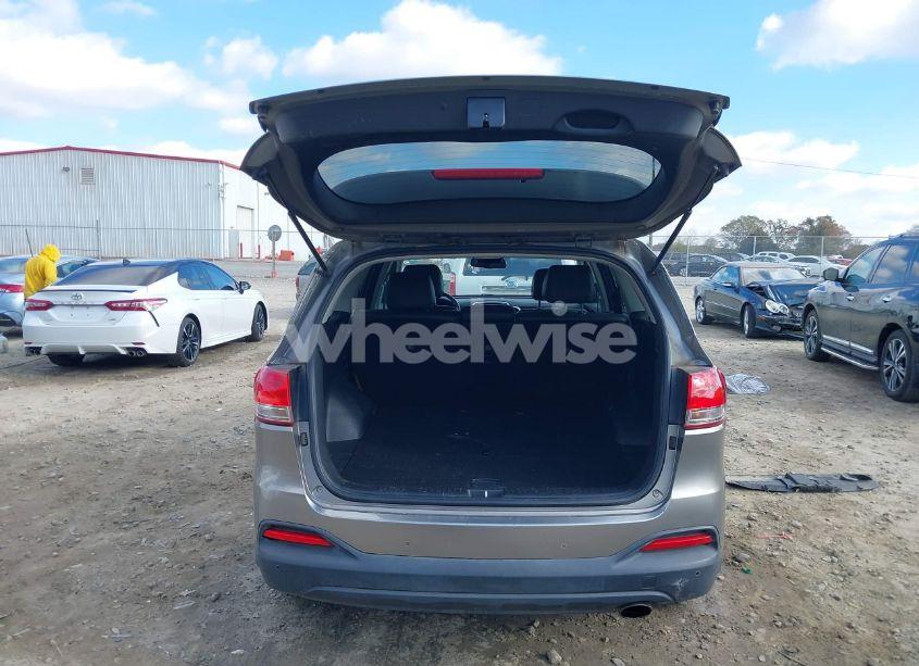 Photo 18 of 2017 Kia Sorento 2.4L LX (VIN 5XYPG4A38HG195524)