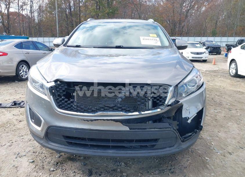 Photo 6 of 2017 Kia Sorento 2.4L LX (VIN 5XYPG4A38HG195524)