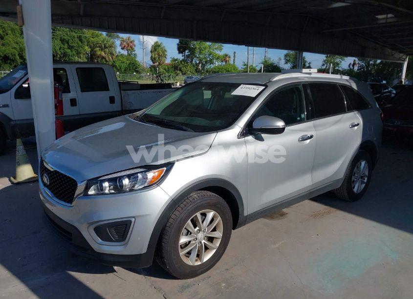 Photo 6 of 2017 Kia Sorento 2.4L LX (VIN 5XYPG4A38HG208191)