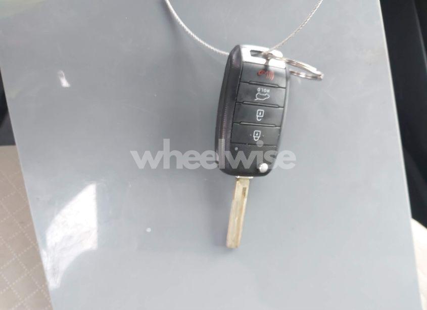 Photo 11 of 2017 Kia Sorento 2.4L LX (VIN 5XYPG4A38HG254250)