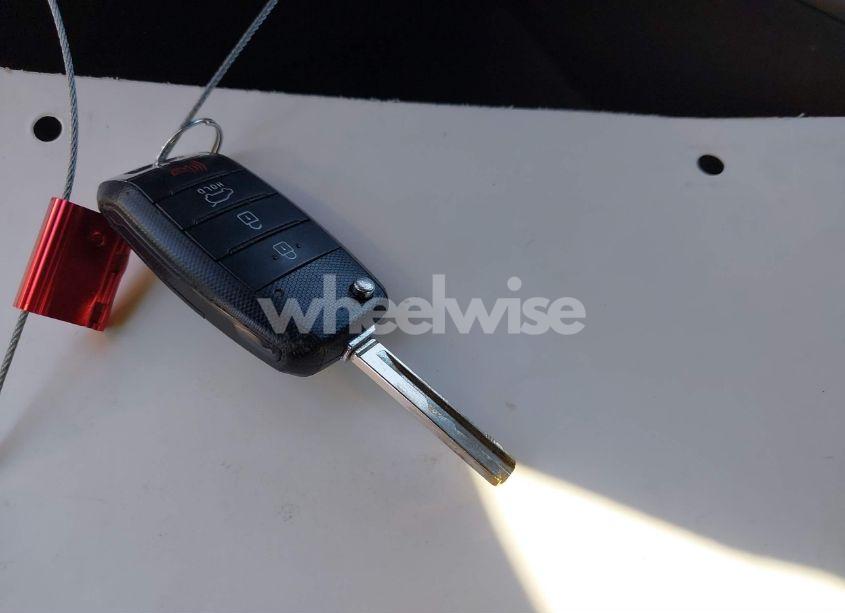 Photo 11 of 2017 Kia Sorento 2.4L LX (VIN 5XYPG4A38HG269671)