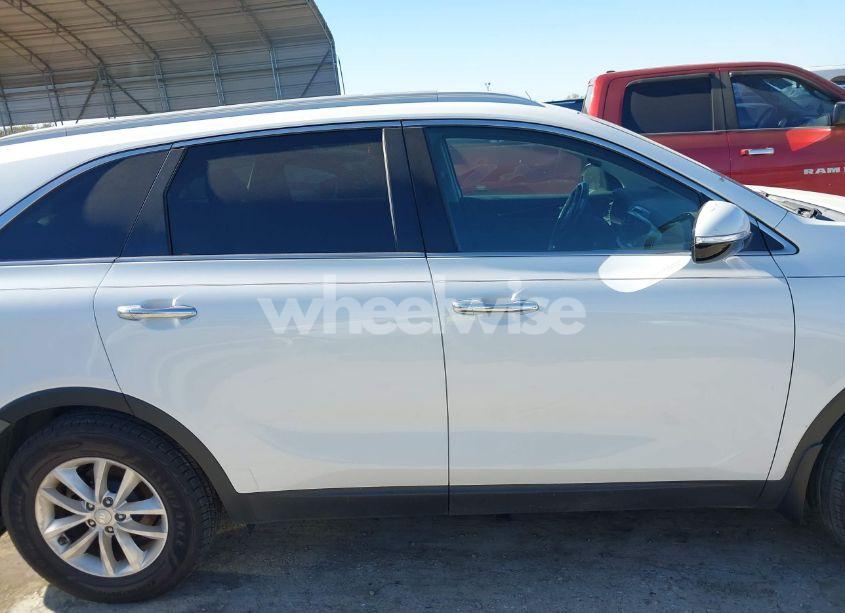 Photo 14 of 2017 Kia Sorento 2.4L LX (VIN 5XYPG4A38HG269671)