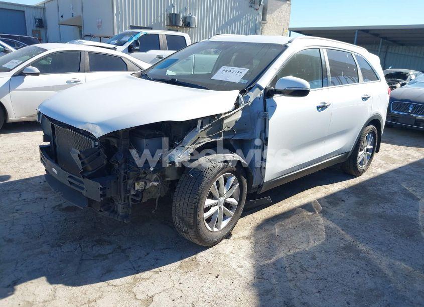 Photo 2 of 2017 Kia Sorento 2.4L LX (VIN 5XYPG4A38HG269671)