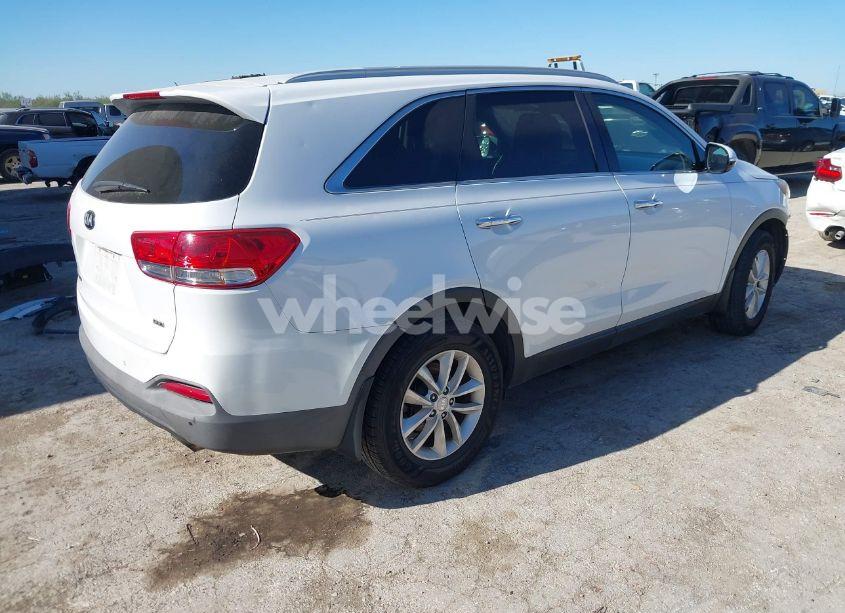 Photo 4 of 2017 Kia Sorento 2.4L LX (VIN 5XYPG4A38HG269671)