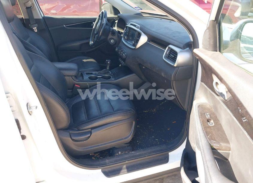Photo 5 of 2017 Kia Sorento 2.4L LX (VIN 5XYPG4A38HG269671)