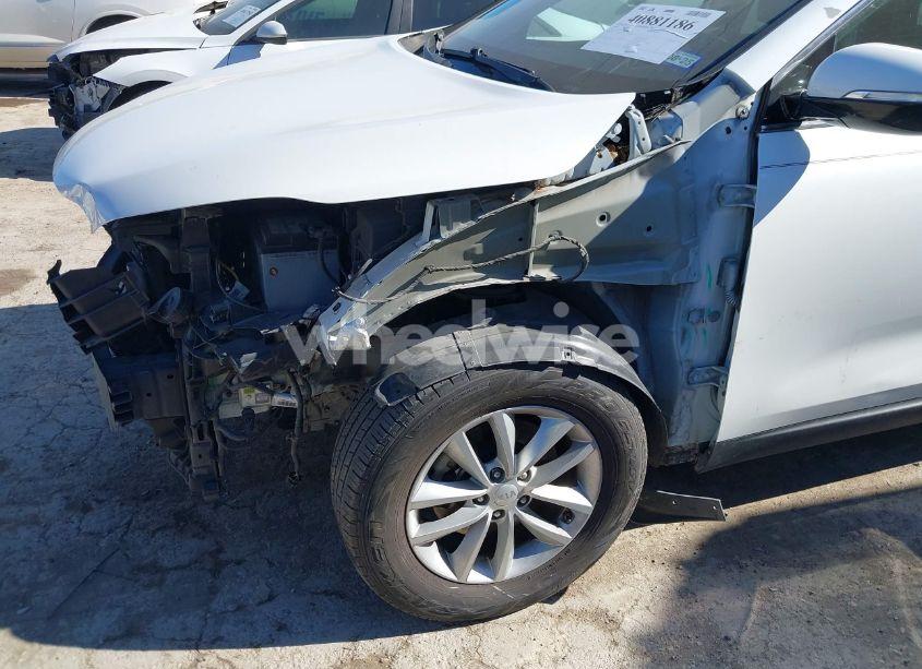 Photo 6 of 2017 Kia Sorento 2.4L LX (VIN 5XYPG4A38HG269671)