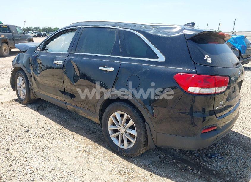 Photo 3 of 2017 Kia Sorento 2.4L LX (VIN 5XYPG4A38HG279181)
