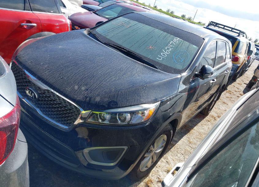 Photo 2 of 2017 Kia Sorento 2.4L L (VIN 5XYPG4A38HG284039)