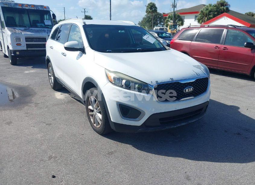2017 Kia Sorento 2.4L LX (VIN 5XYPG4A38HG292433) main photo