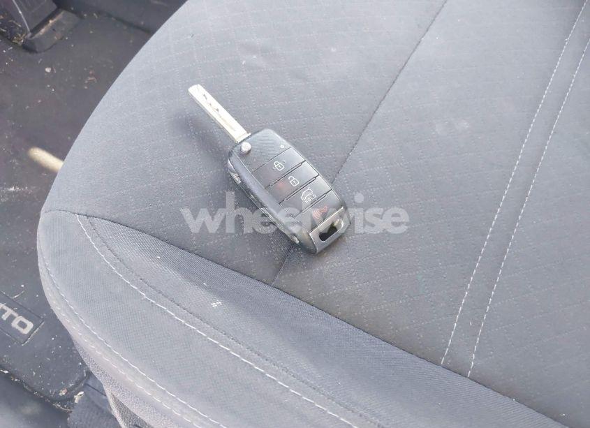 Photo 11 of 2017 Kia Sorento 2.4L LX (VIN 5XYPG4A38HG292433)