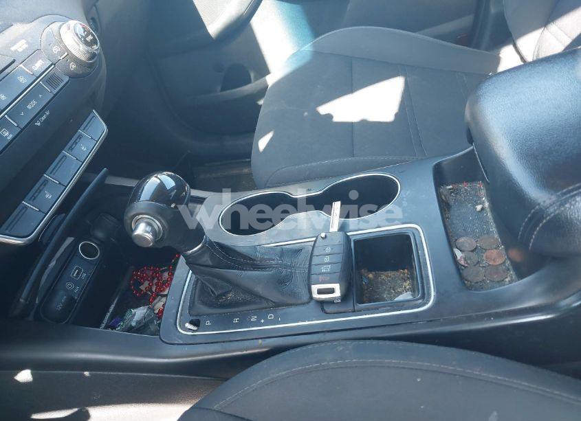 Photo 11 of 2017 Kia Sorento 2.4L LX (VIN 5XYPG4A38HG305522)