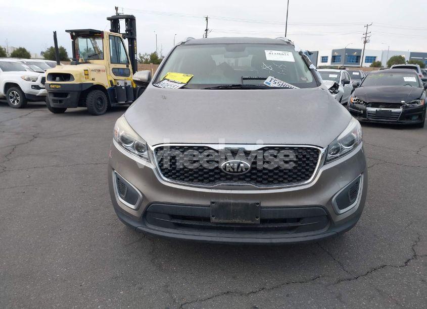 Photo 13 of 2017 Kia Sorento 2.4L LX (VIN 5XYPG4A38HG305522)