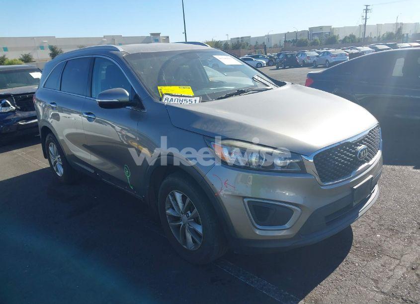 Photo 14 of 2017 Kia Sorento 2.4L LX (VIN 5XYPG4A38HG305522)