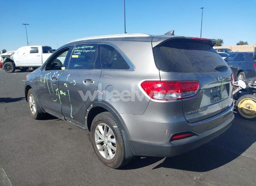 Photo 15 of 2017 Kia Sorento 2.4L LX (VIN 5XYPG4A38HG305522)