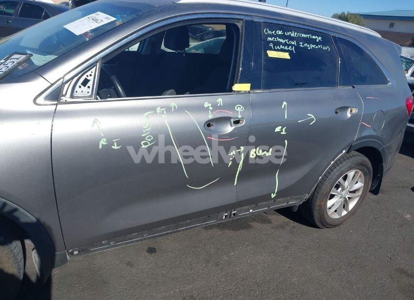 Photo 19 of 2017 Kia Sorento 2.4L LX (VIN 5XYPG4A38HG305522)