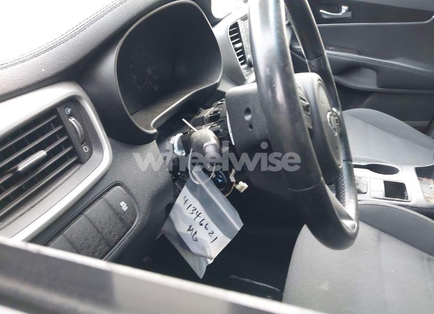 Photo 21 of 2017 Kia Sorento 2.4L LX (VIN 5XYPG4A38HG305522)