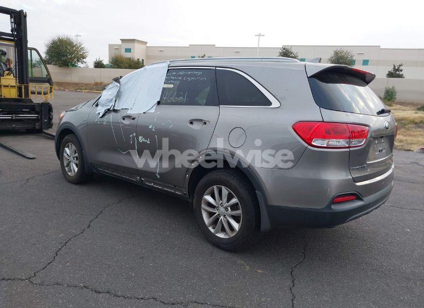 Photo 3 of 2017 Kia Sorento 2.4L LX (VIN 5XYPG4A38HG305522)