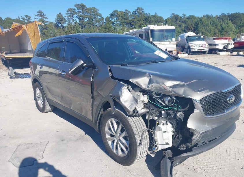 2017 Kia Sorento 2.4L L (VIN 5XYPG4A38HG328329) main photo