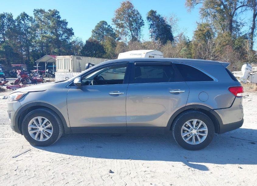 Photo 14 of 2017 Kia Sorento 2.4L L (VIN 5XYPG4A38HG328329)